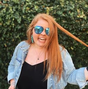 Meet your Posher, Elizabeth